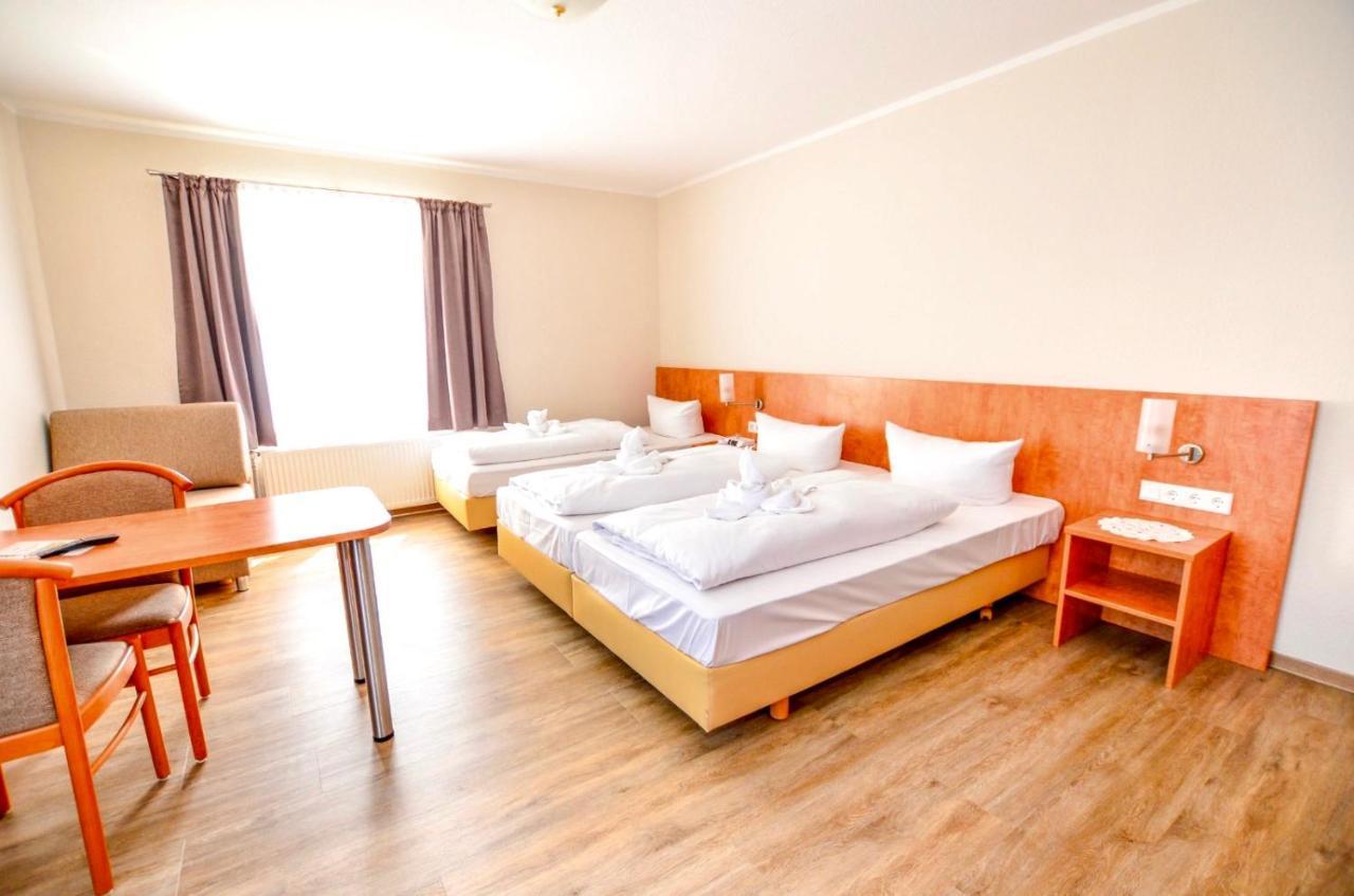 Standard Quadruple Room,1000518972:JPEG