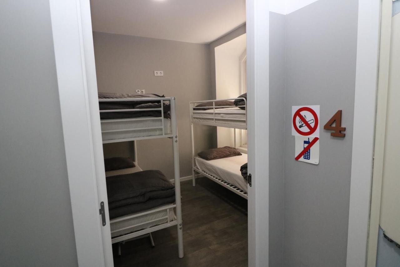 Bed 4-Bed Mixed Dormitory Room