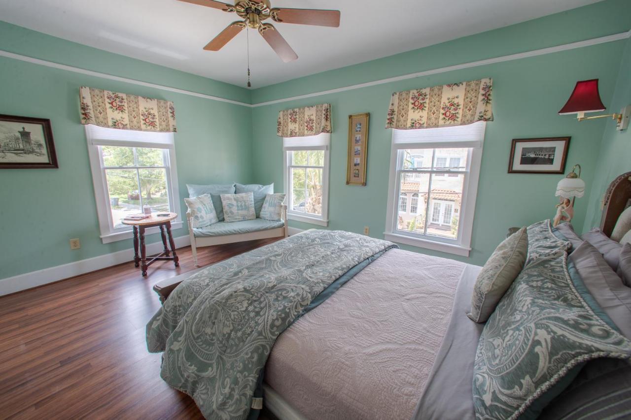 Queen Room