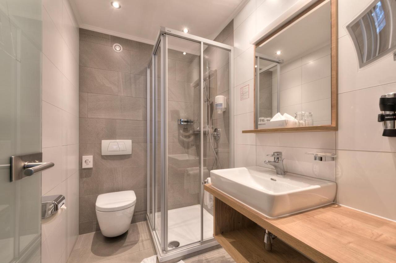 Superior Double Room 1 shower