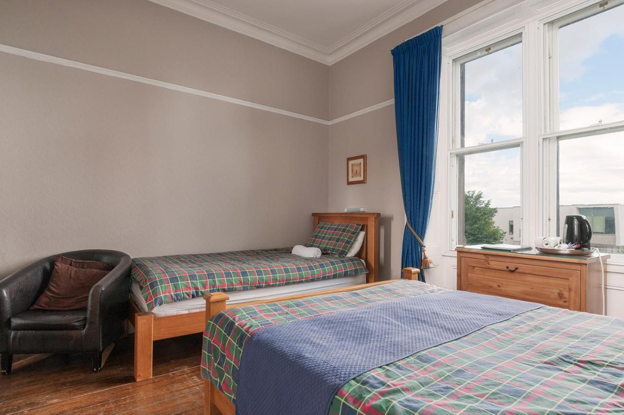 Driepersoonskamer met Eigen Badkamer