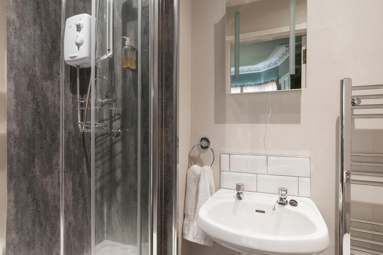 Familiekamer met Eigen Badkamer