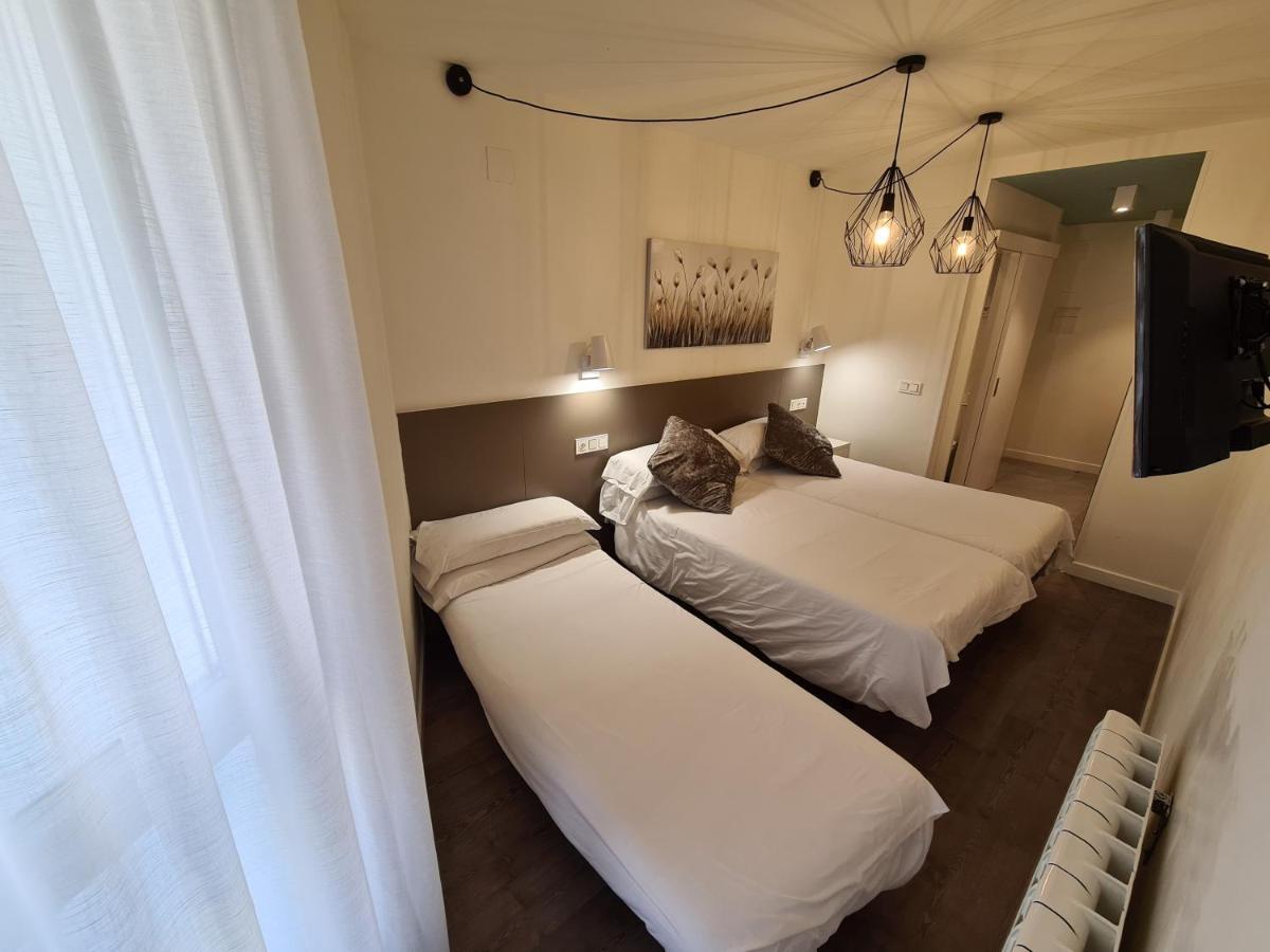 Economy Triple Room