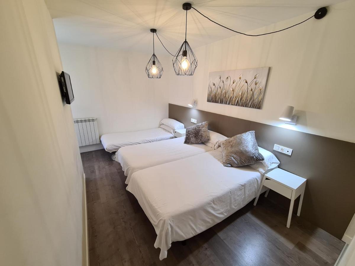 Economy Triple Room