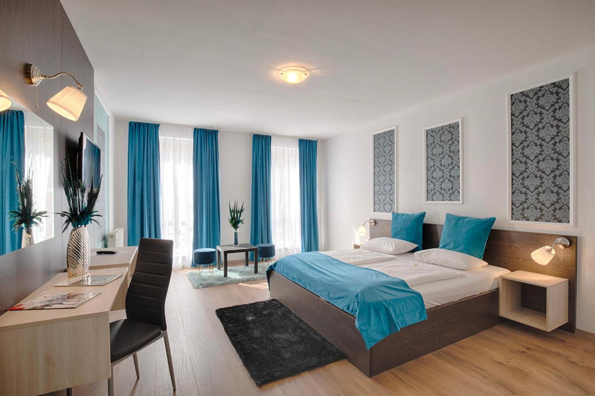 Large Double Room