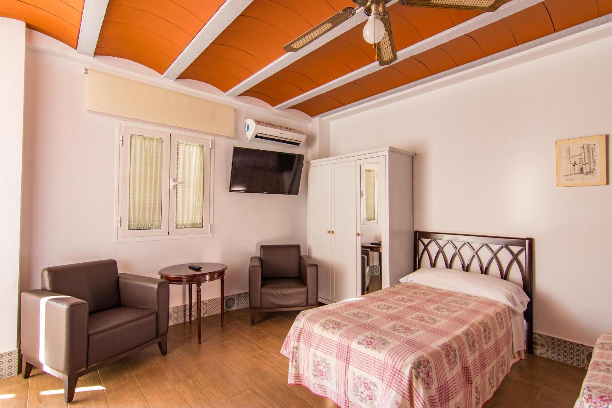 Standard Double or Twin Room Garden View