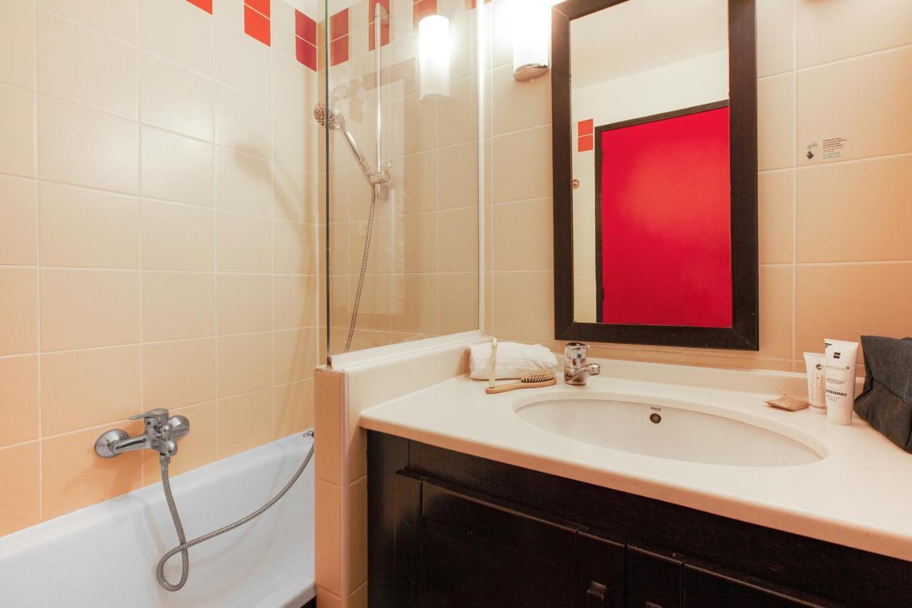 Superior One-Bedroom Apartment Sleeping Alcove,1004943556:JPEG