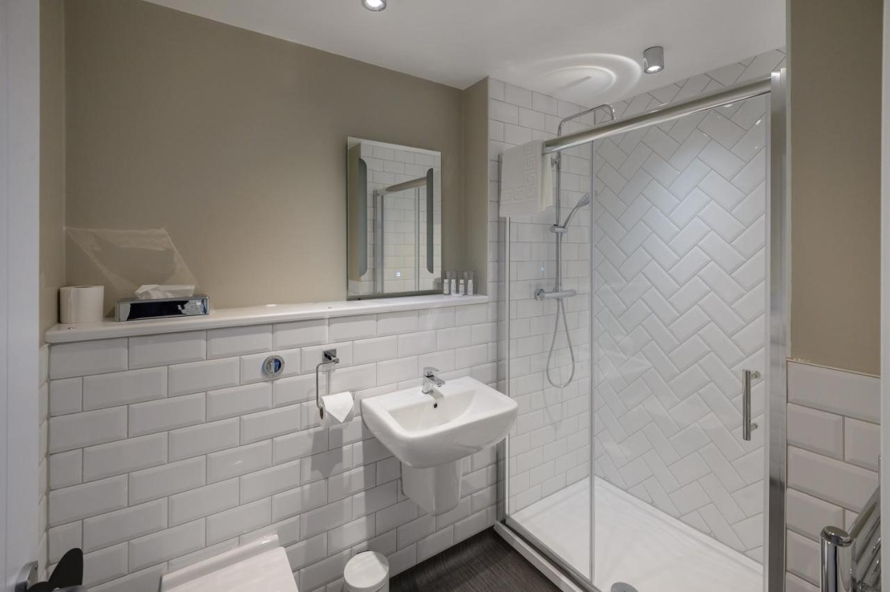 Double or Twin Room Private Bathroom