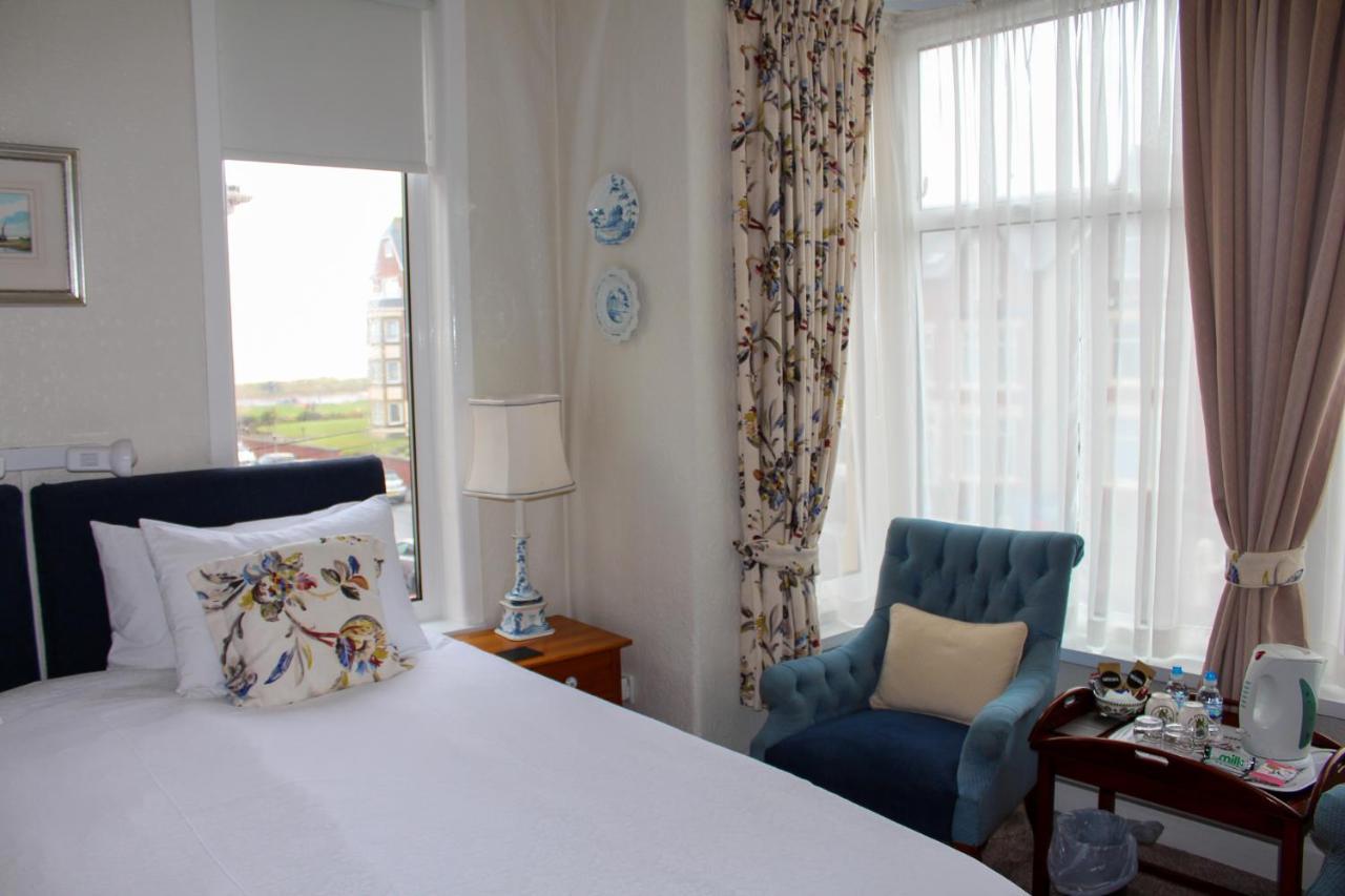 Deluxe Double or Twin Room Sea View