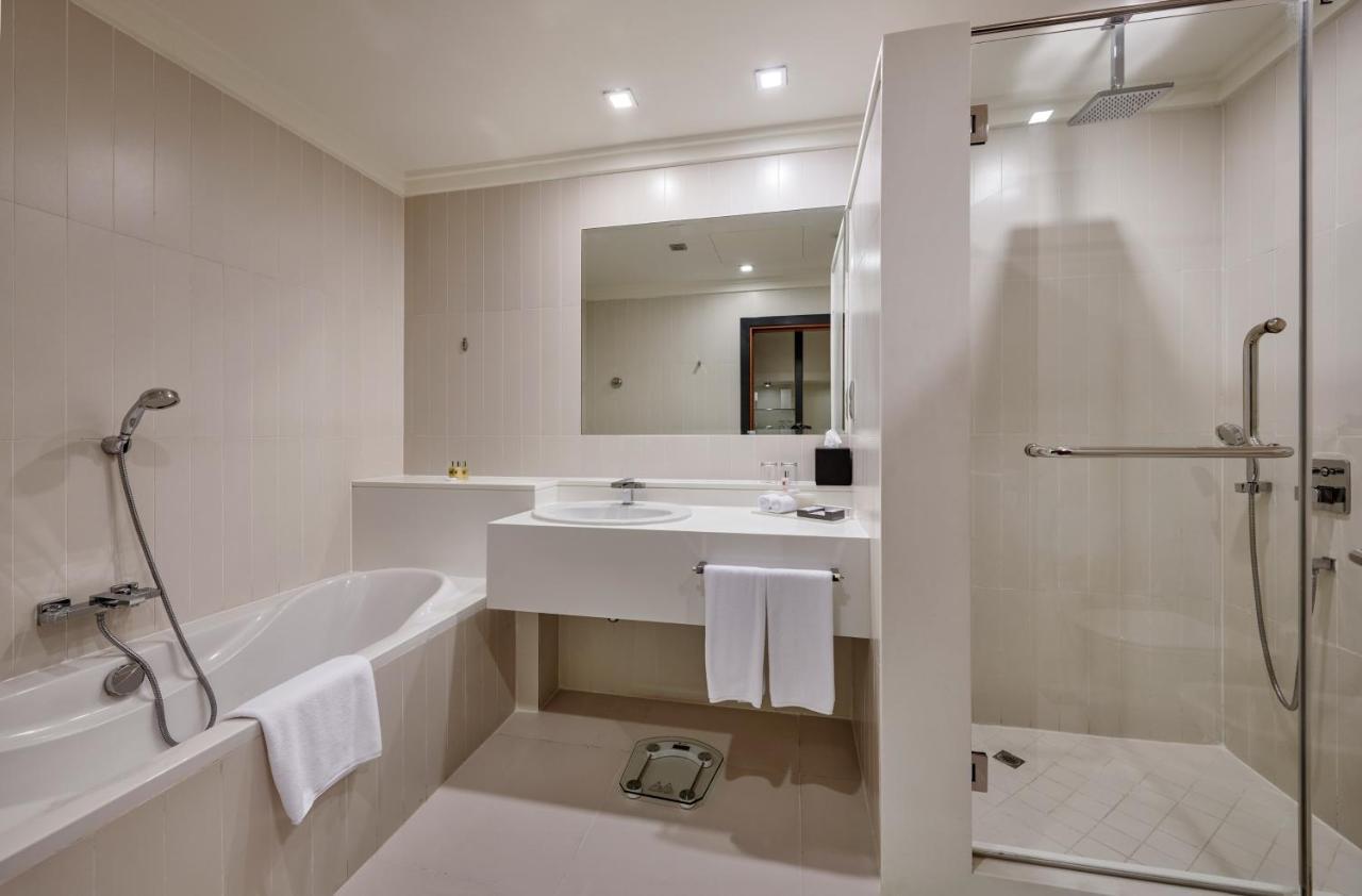 Superior Twin Room complimentary shuttle to DXB Airport Terminal 1 & 3 on all hotel operated F&B outlets