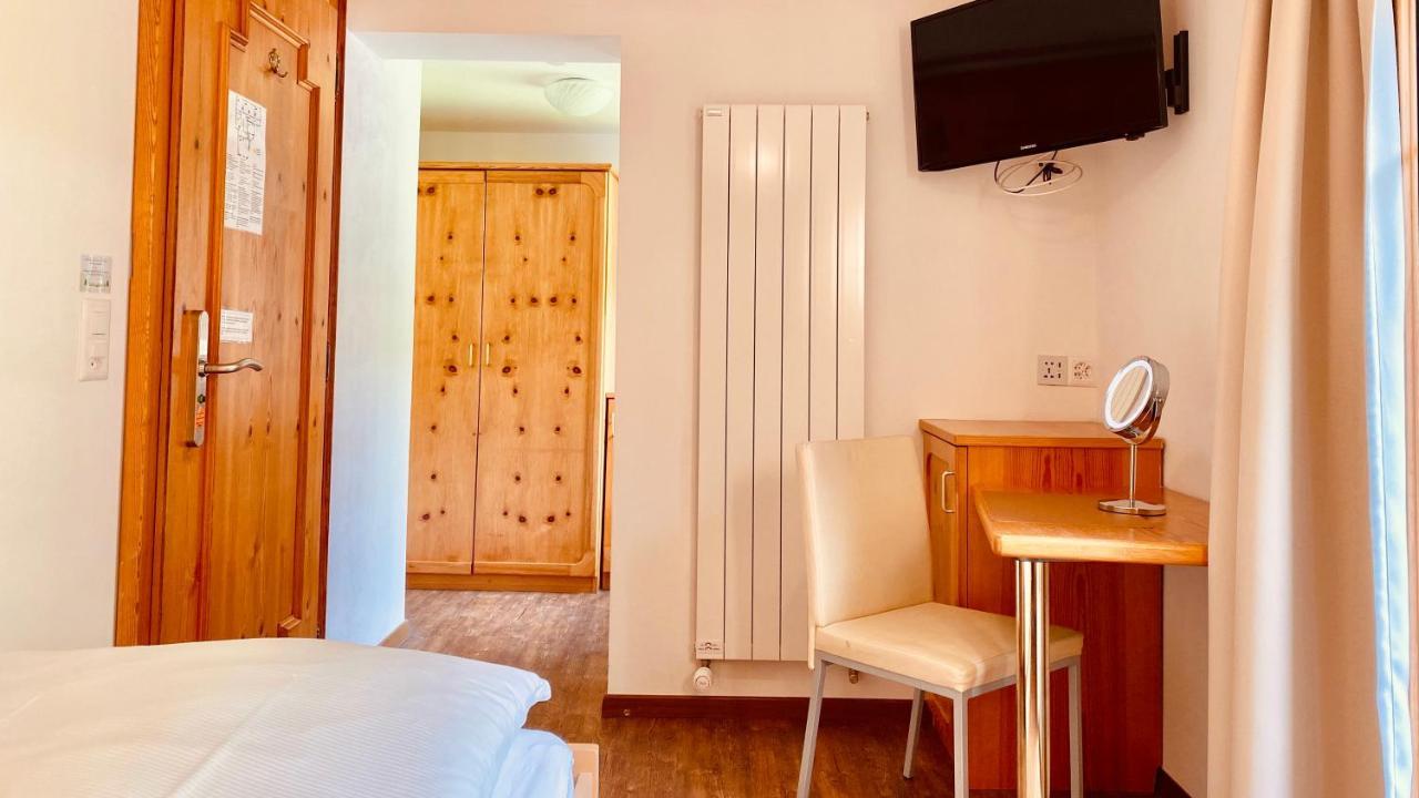 Single Room with Balcony,1006929868:JPEG