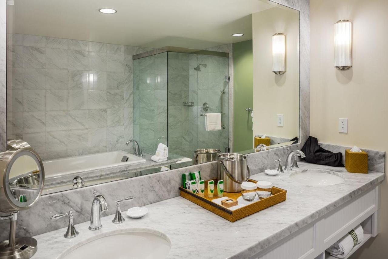 One Bedroom Suite Ocean View
