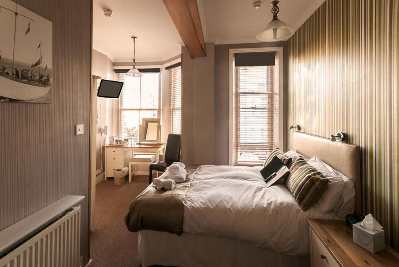 Triple Room,1215573250:JPEG
