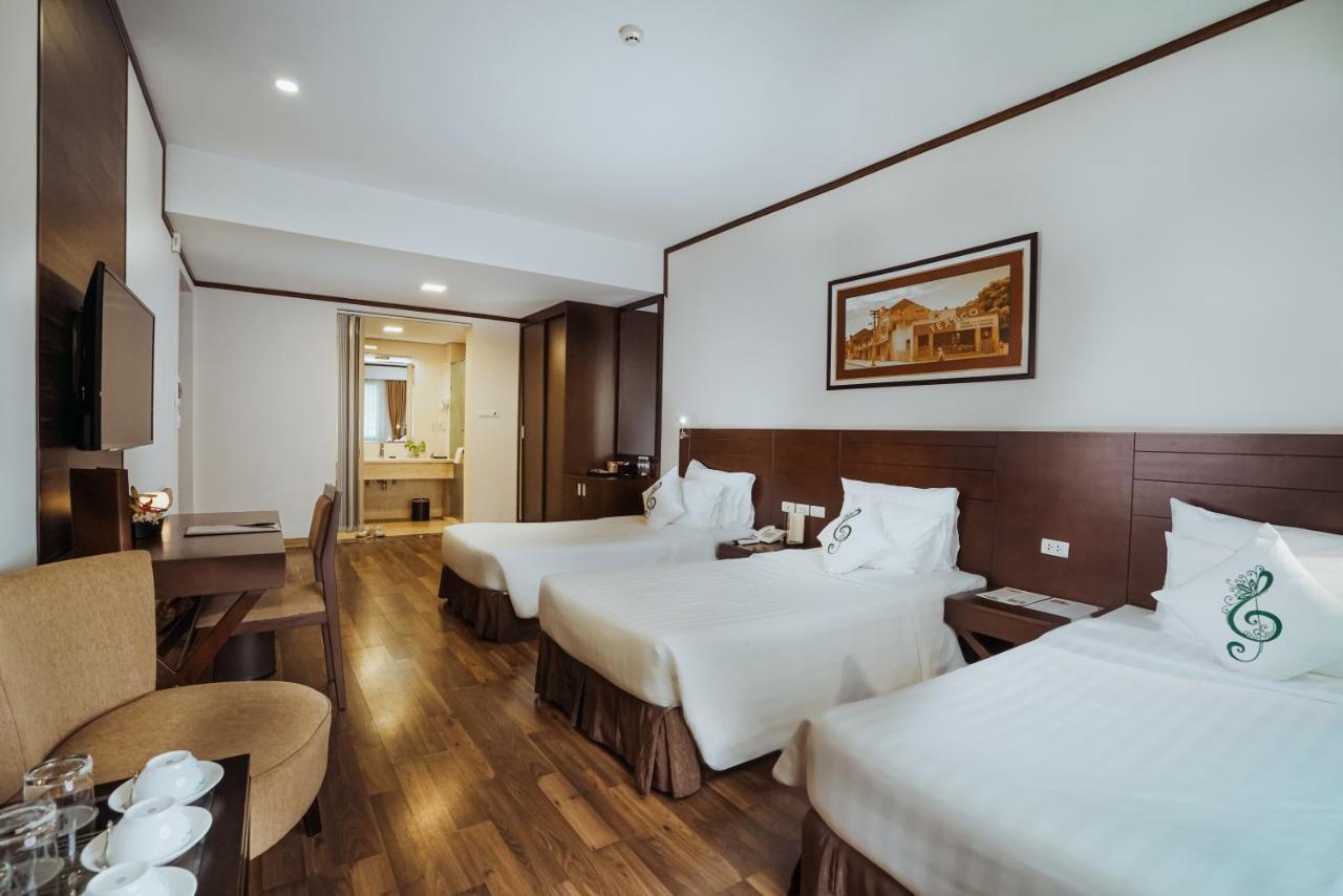 Deluxe Triple Room Balcony