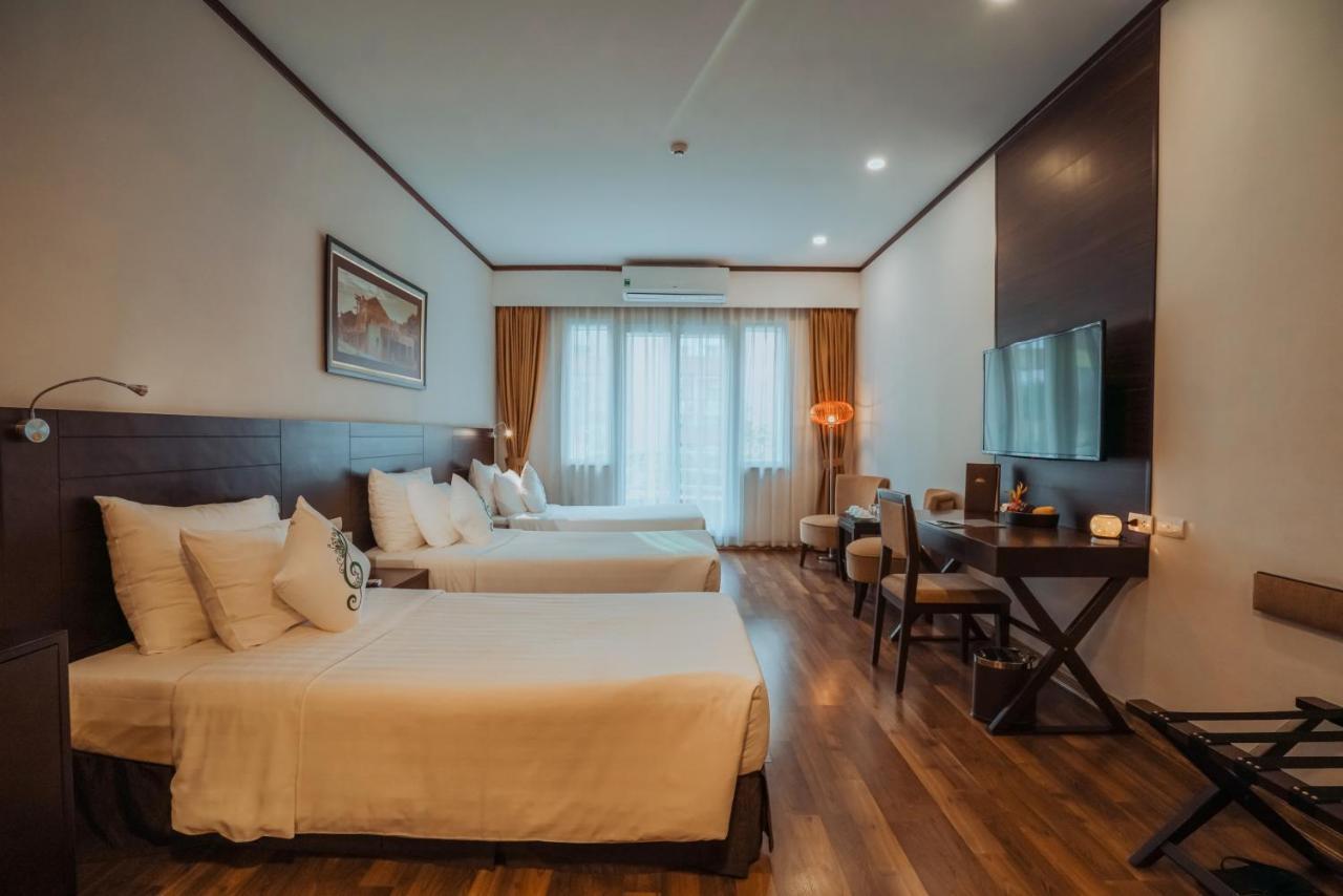 Deluxe Triple Room Balcony