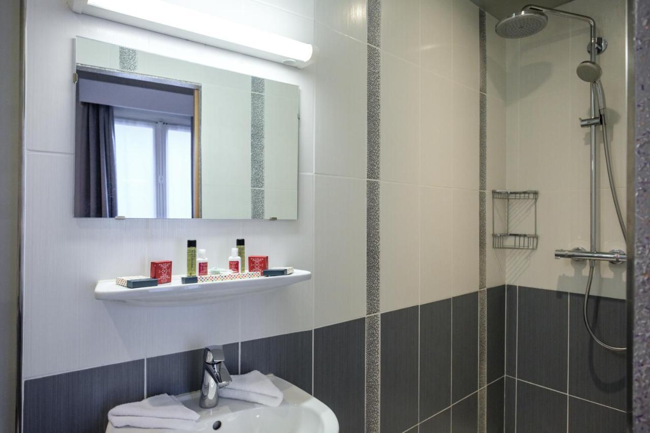 Superior Double Room bath garden view