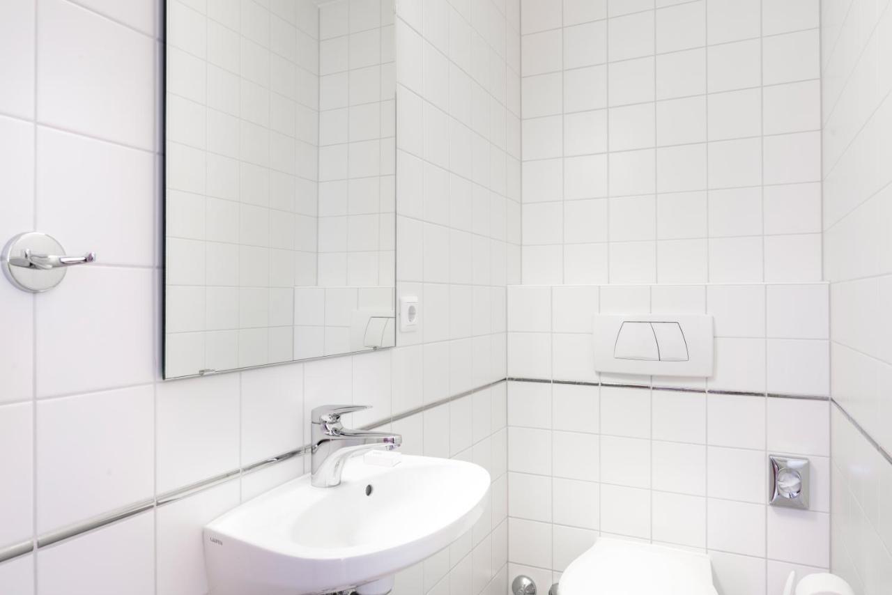 One-Bedroom Apartment Annex