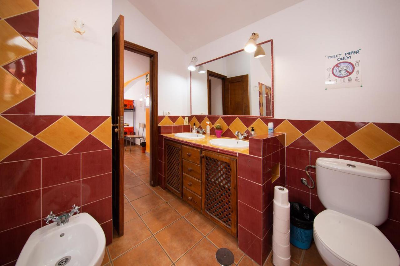 Bed 4-Bed Mixed Dormitory Room Bathroom
