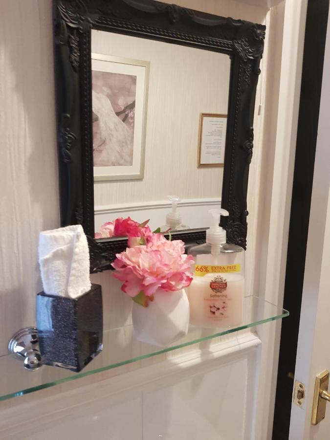 Twin Room Shower