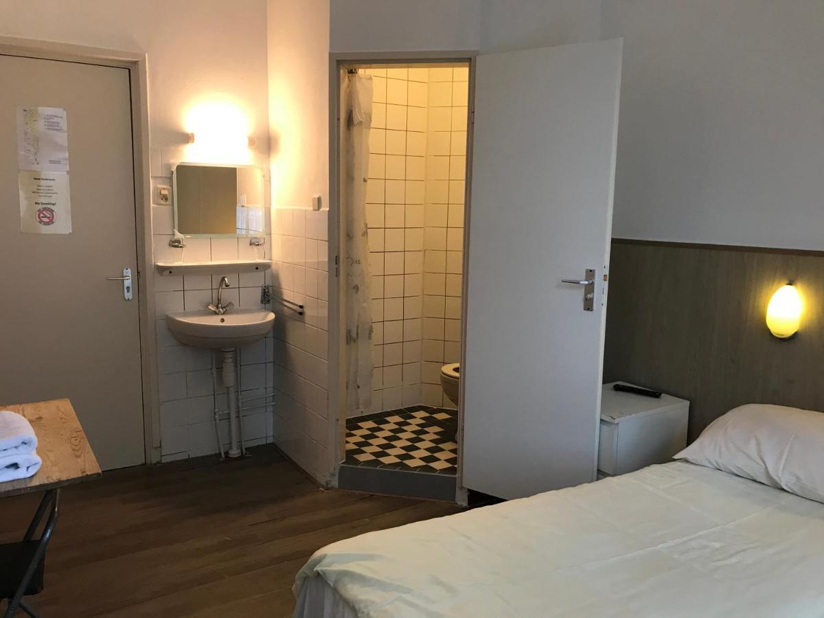 Twin Room Private Bathroom