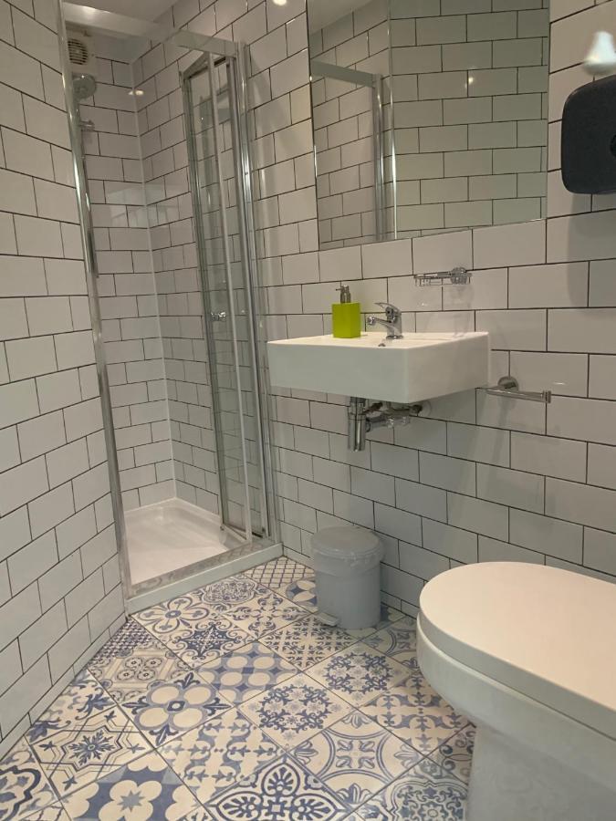 Top Floor Quadruple Room with Shared Bathroom,1600557607:JPEG