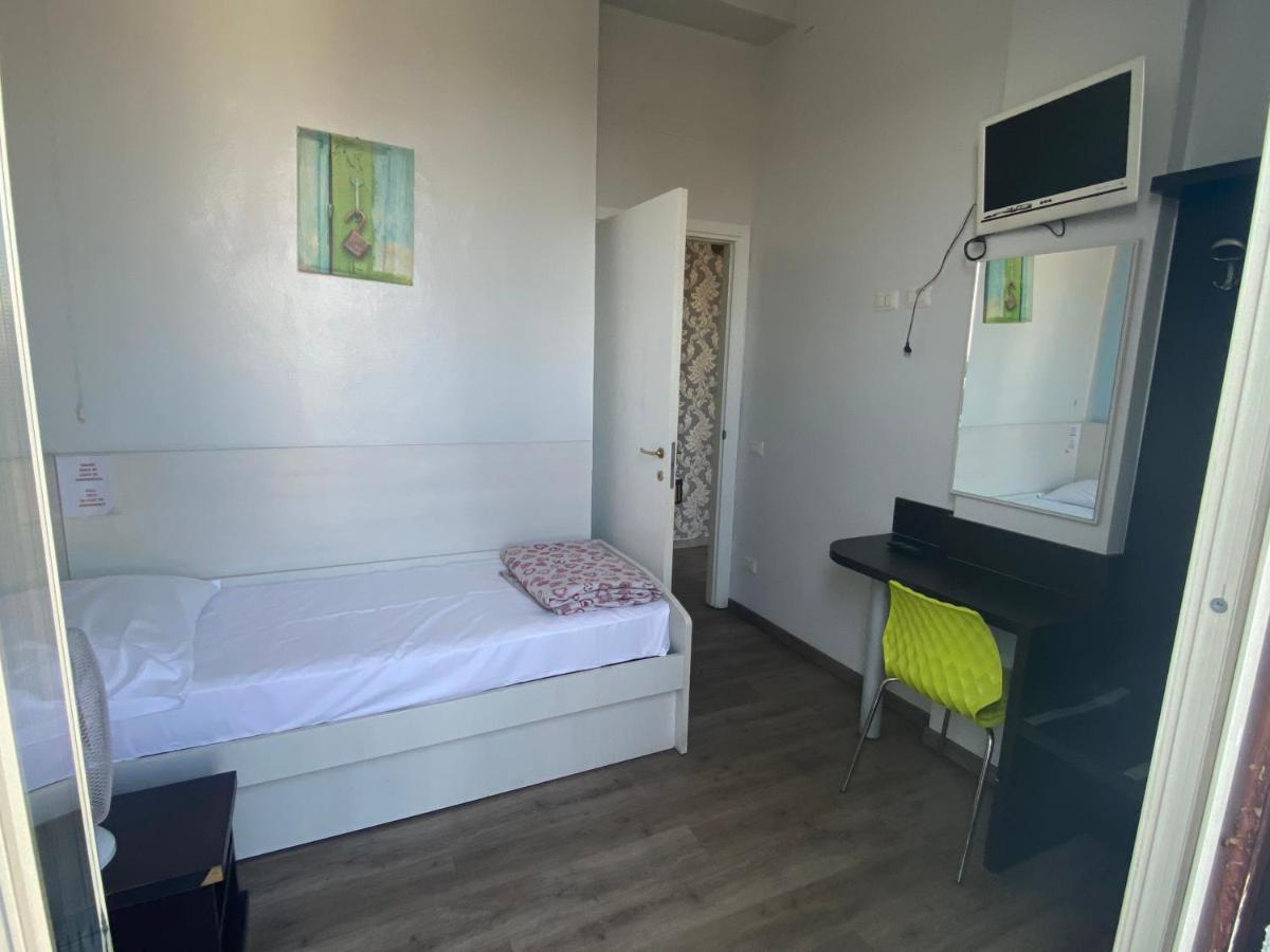 Chambre Simple avec Salle de Bains Commune