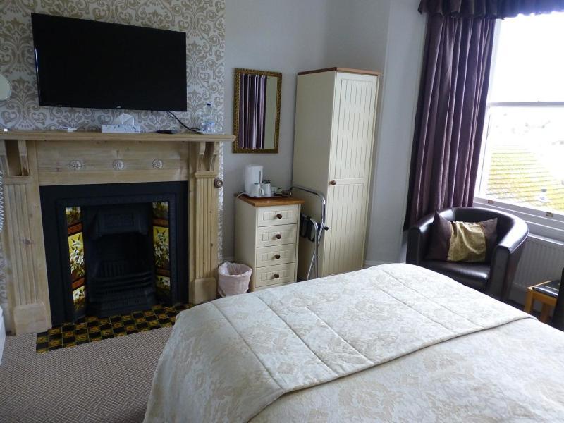 Double Room Private Bathroom