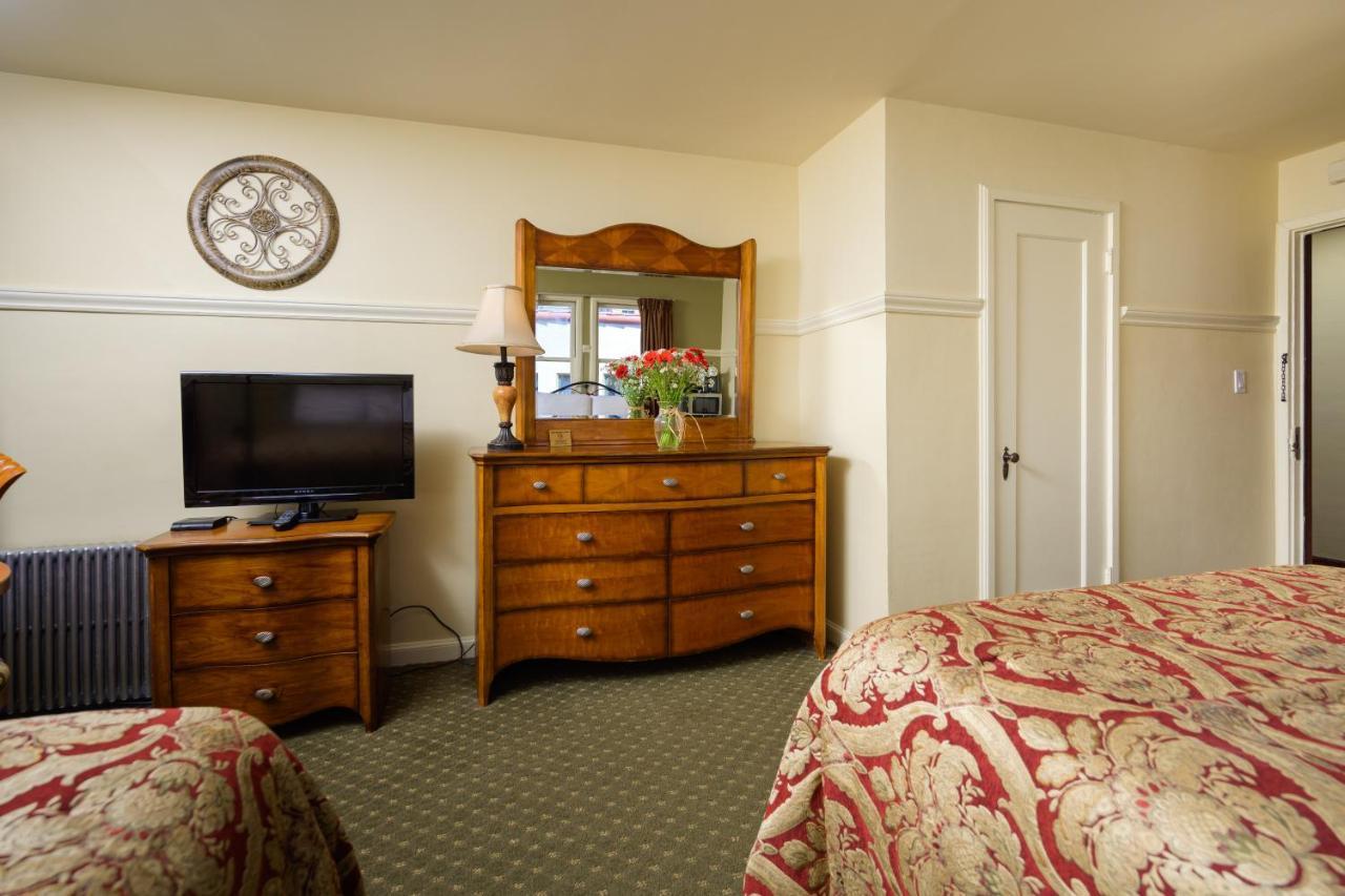 Courtyard Room Two Double Beds No Pets