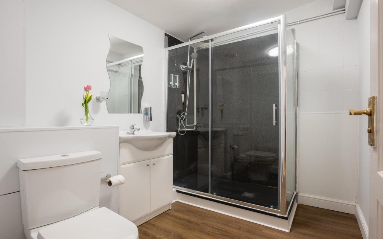 Vierpersoonskamer met Eigen Badkamer