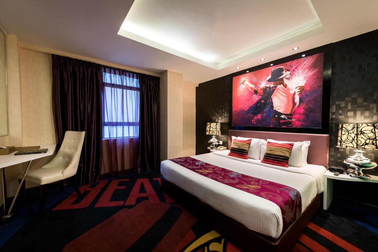 Theme room