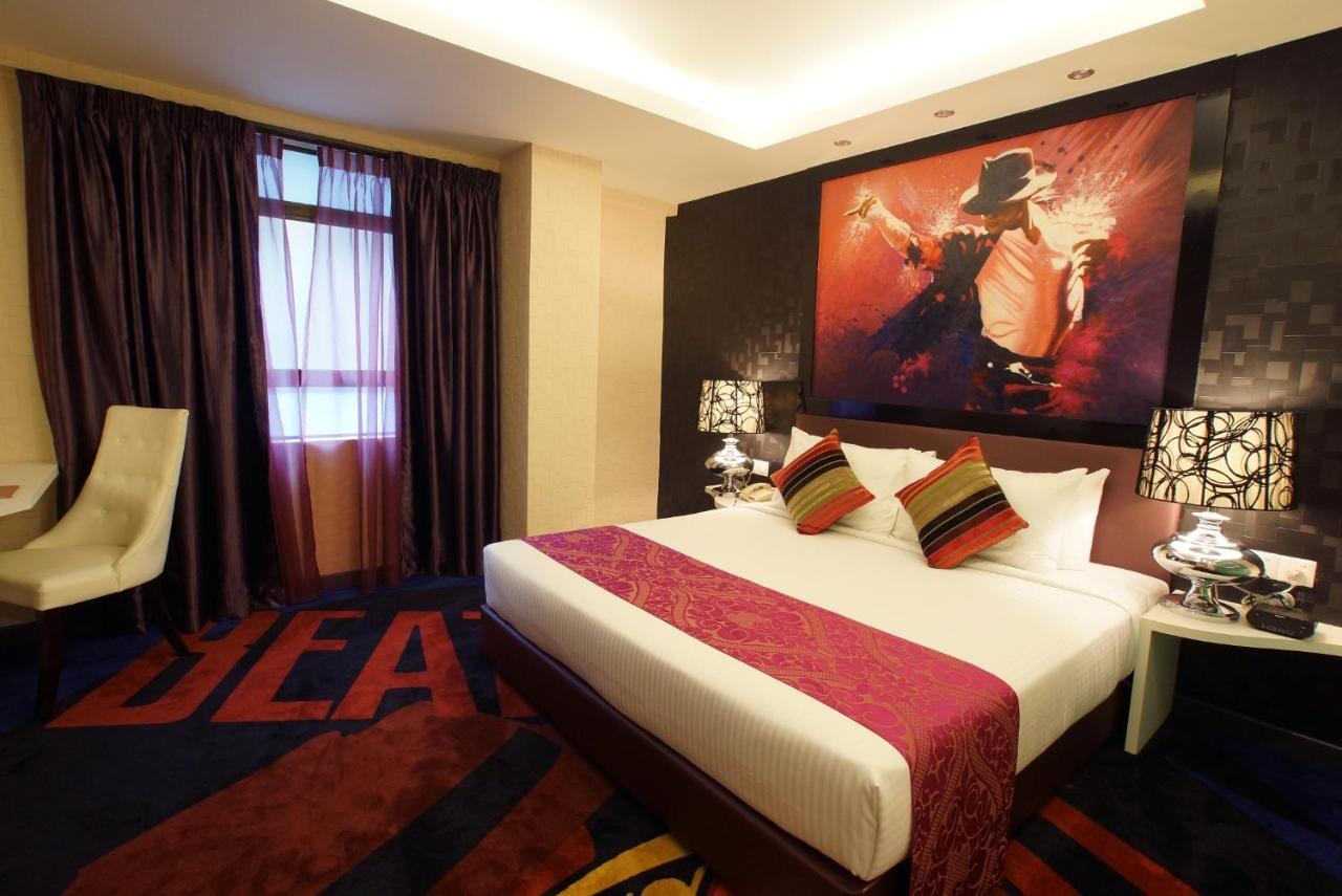 Theme room
