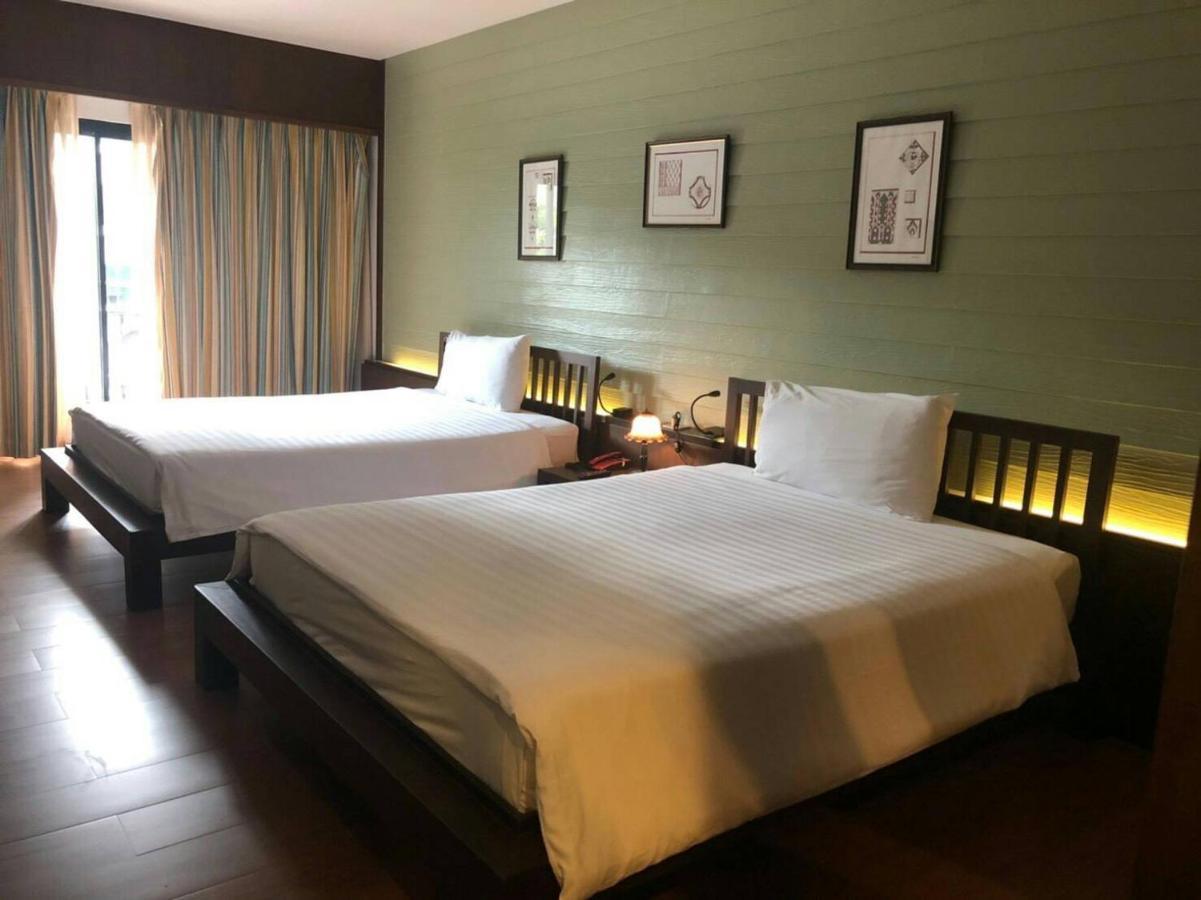 Deluxe Quadruple Room,1208845216:JPEG