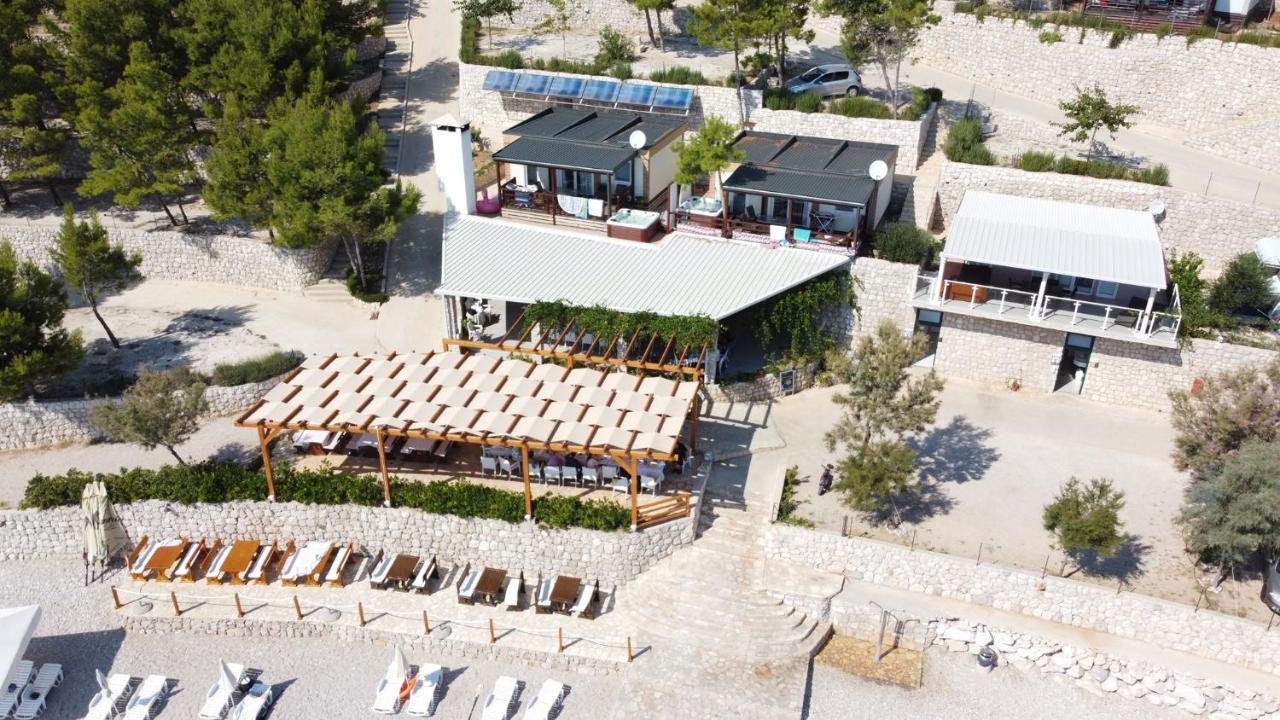 Deluxe Mobile Home Hot Tub Beachfront