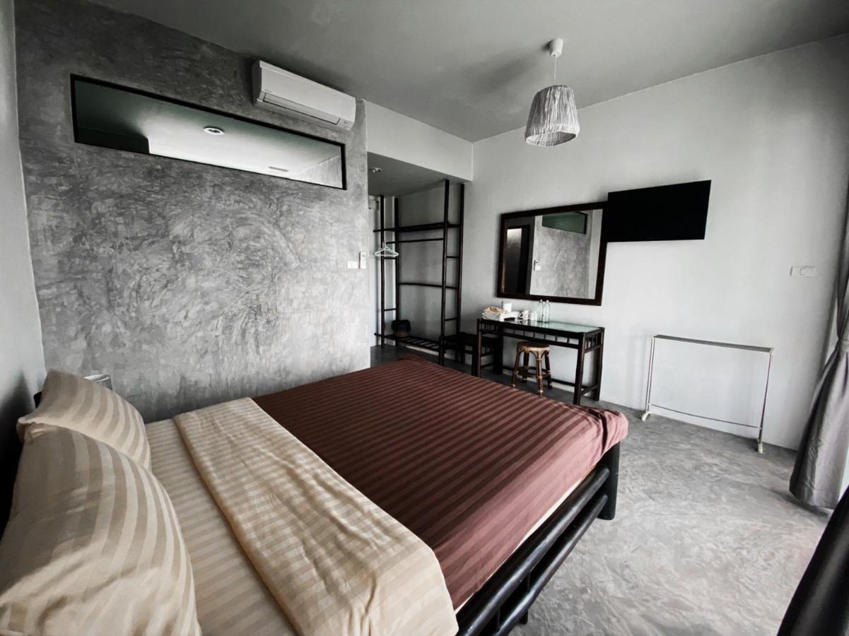Chambre Double Supérieure - Vue sur Piscine