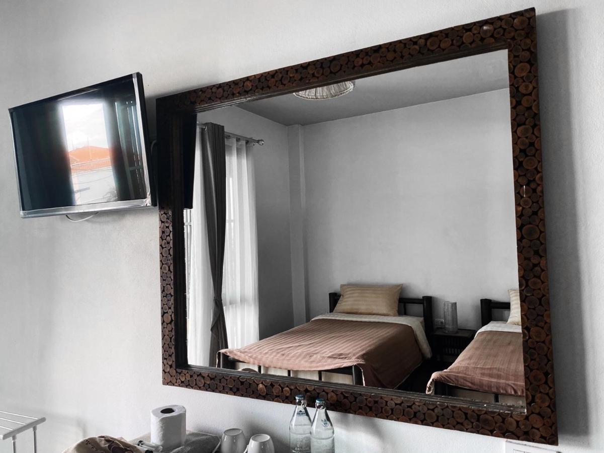 Chambre Lits Jumeaux Supérieure avec Vue sur la Piscine