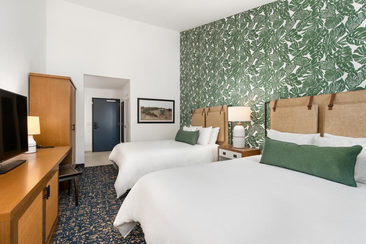Queen Room with Two Queen Beds,1015190899:JPEG