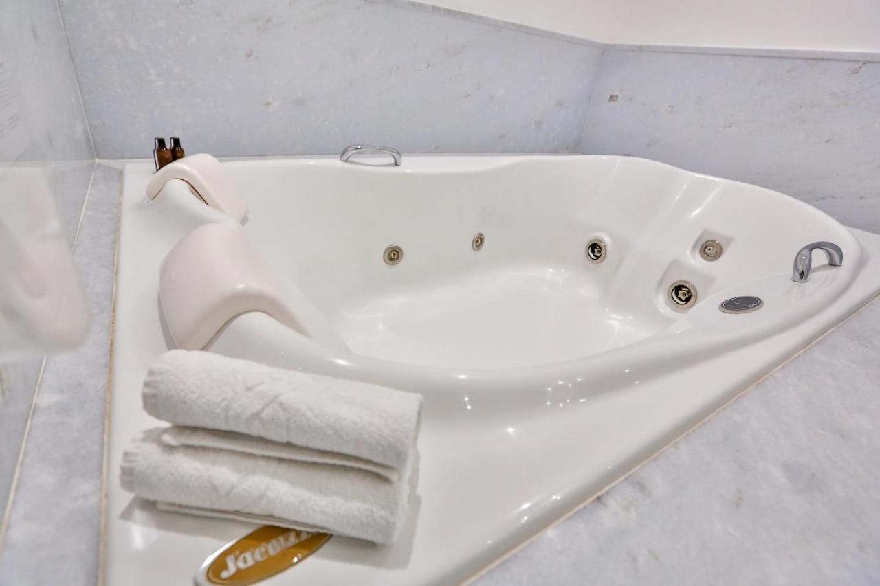 Suite Hot Tub