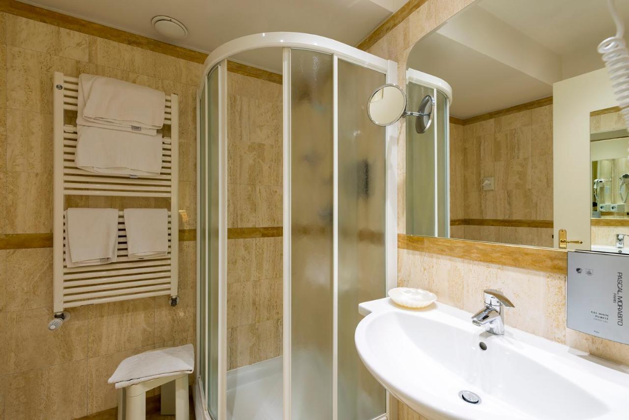 Quarto Standard com Cama de Casal ou 2 de Solteiro