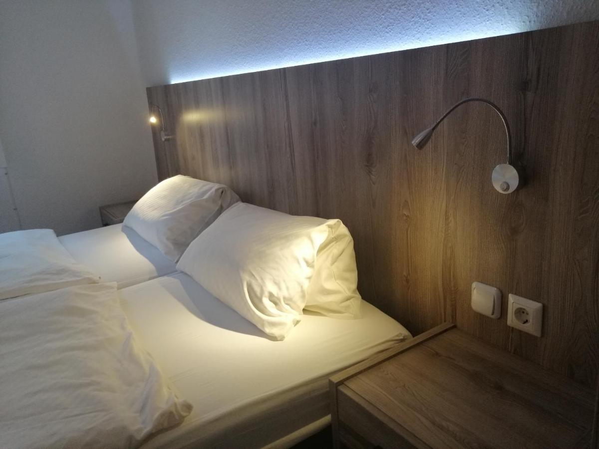 Double or Twin Room Private Bathroom