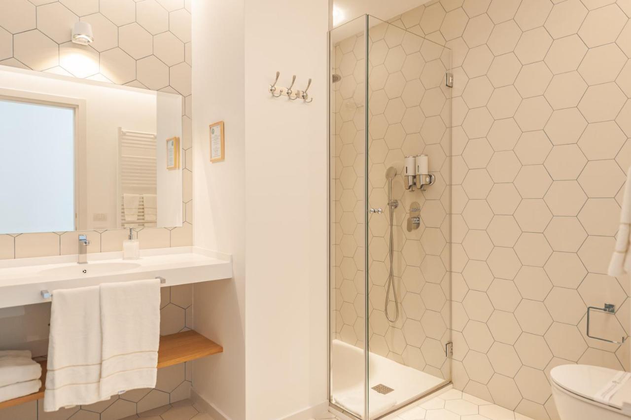 Deluxe Double Room Side Sea View