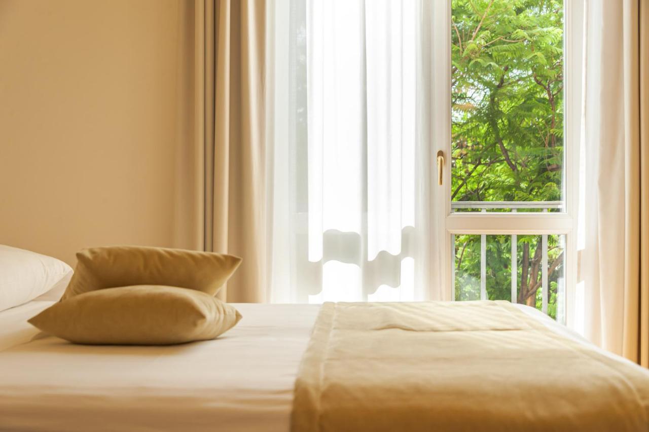 Deluxe Double Room Side Sea View