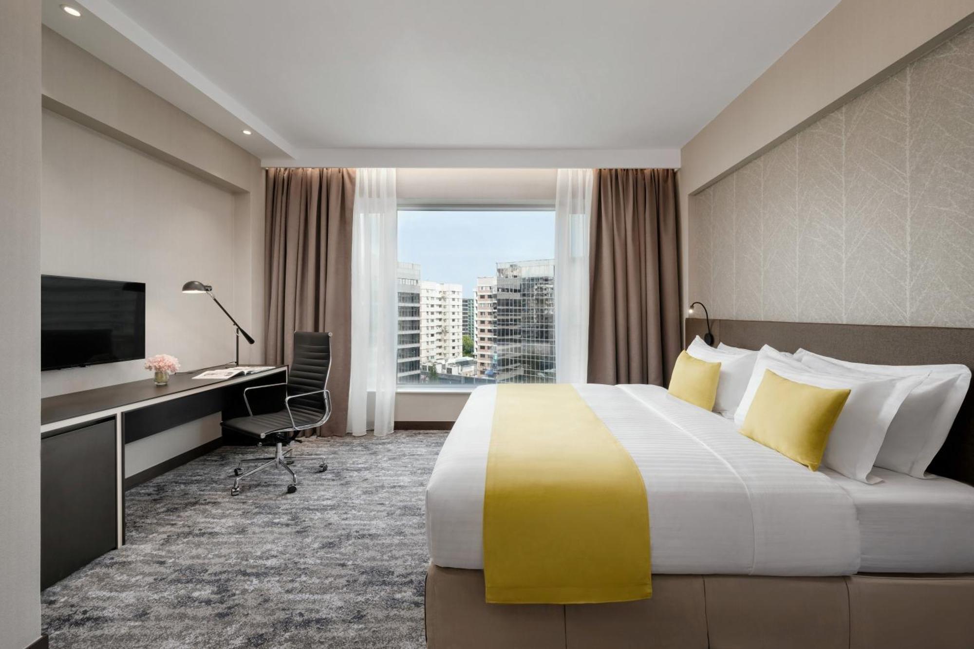 Deluxe Queen or Twin Room