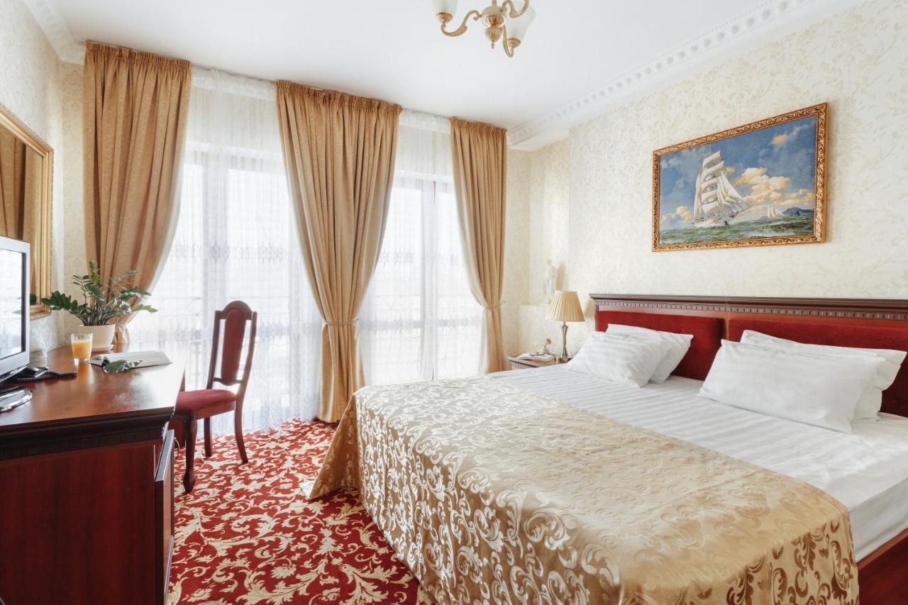 Superior Deluxe Double or Twin Room