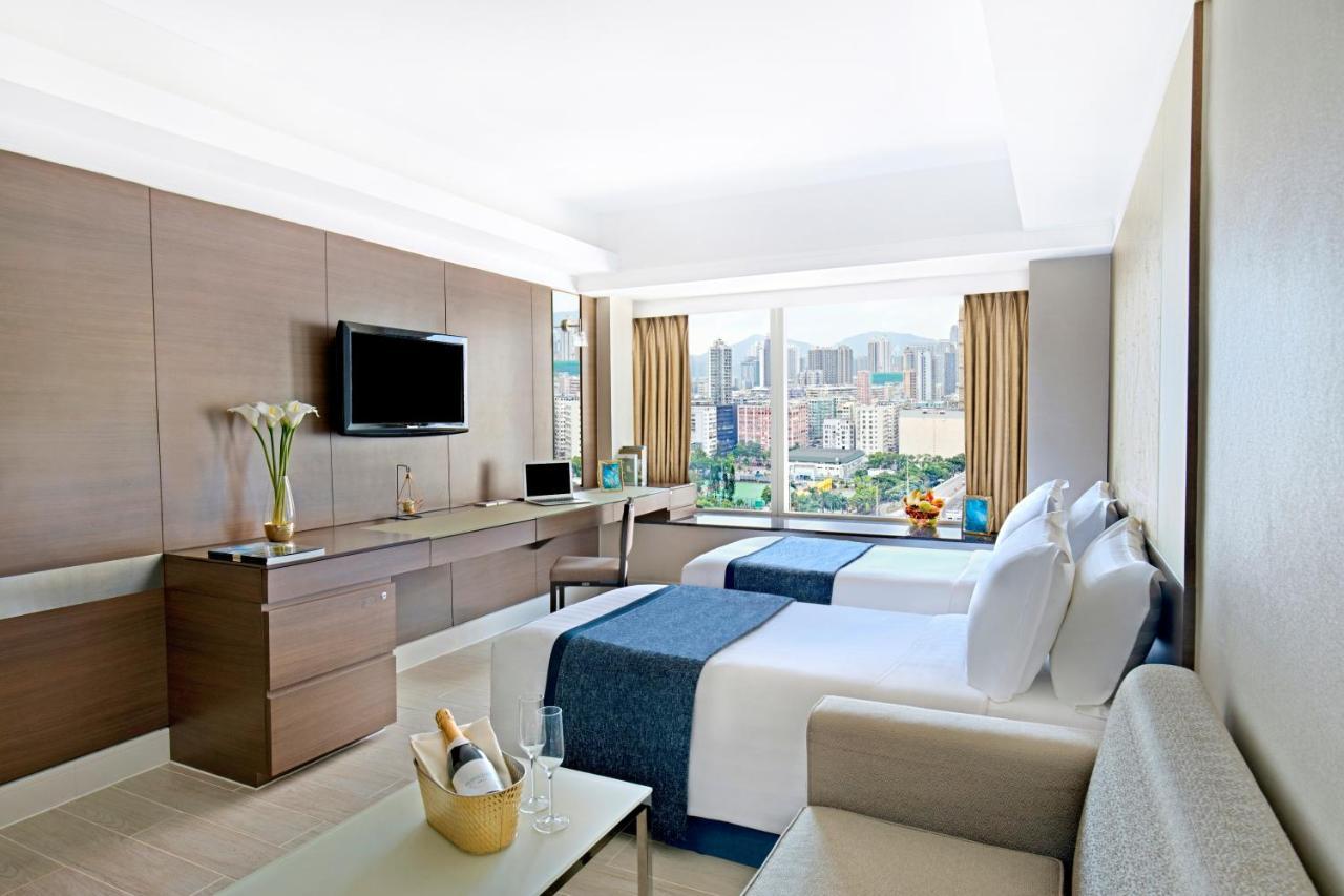 Deluxe Queen or Twin Room with City View