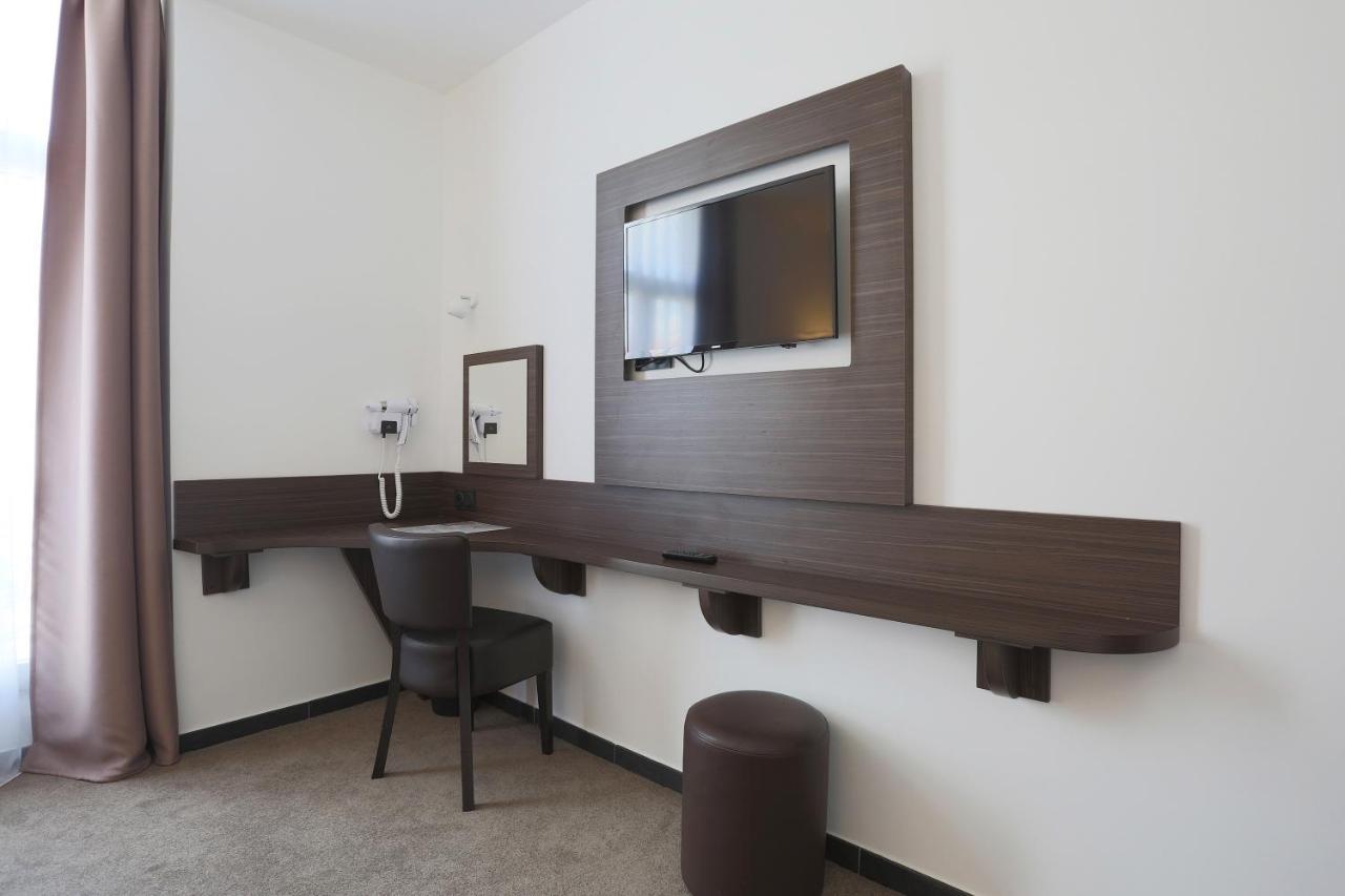 Twin Room,705493249:JPEG