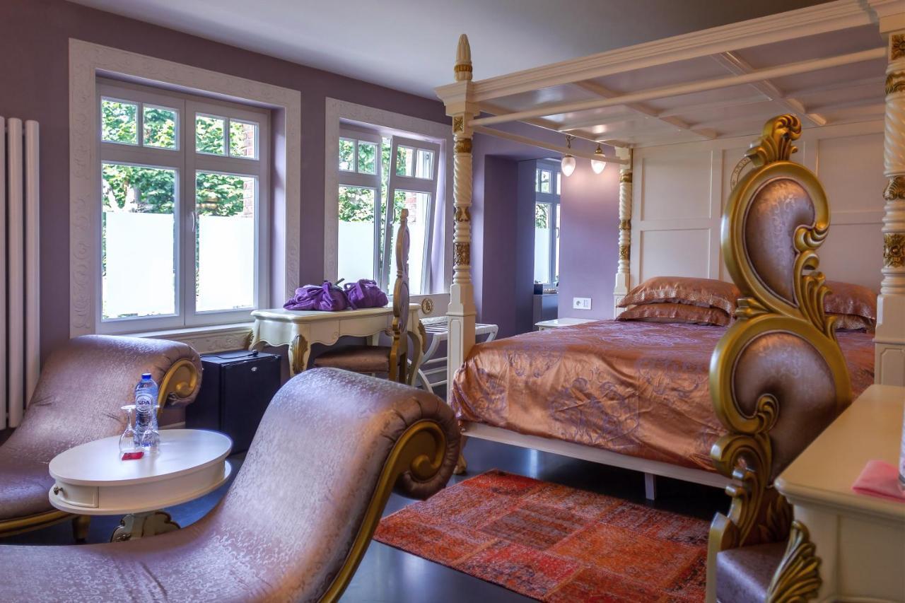 Deluxe Double Room Bath