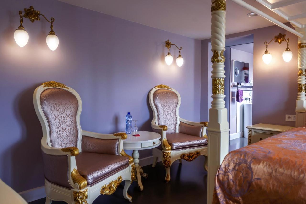 Standard Queen Room