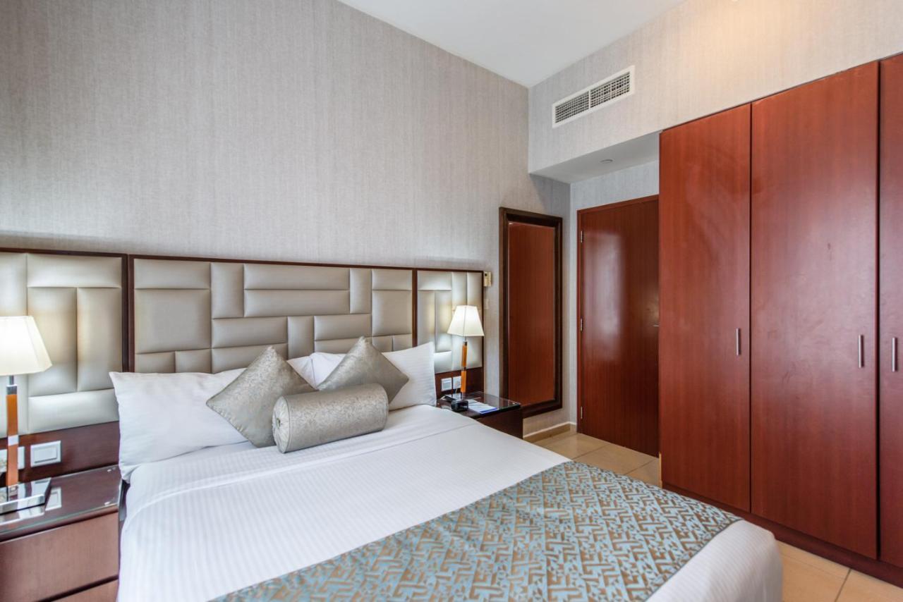 Deluxe Three-Bedroom Apartment