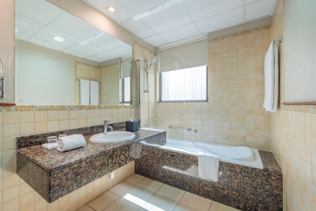 Deluxe Four-Bedroom Apartment