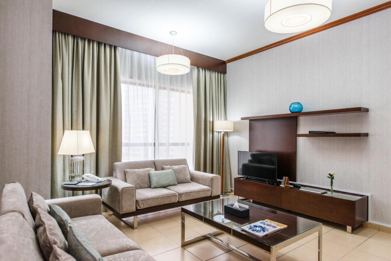 Deluxe Three-Bedroom Apartment